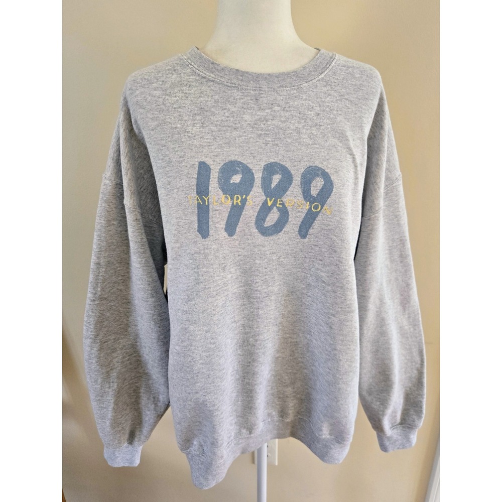 Taylor Swift "1989 Taylors Version" Track List Sweatshirt XL Gray Crewneck